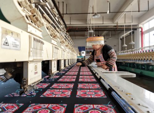 綏陽苗族藥枕借力互聯網，線上銷售旺帶動智慧健康新業態